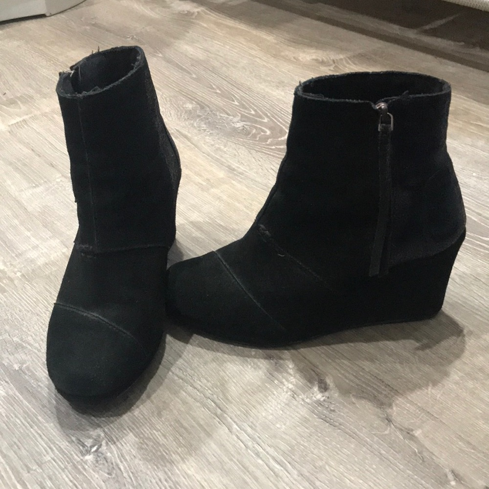 Tom’s Wedge Booties